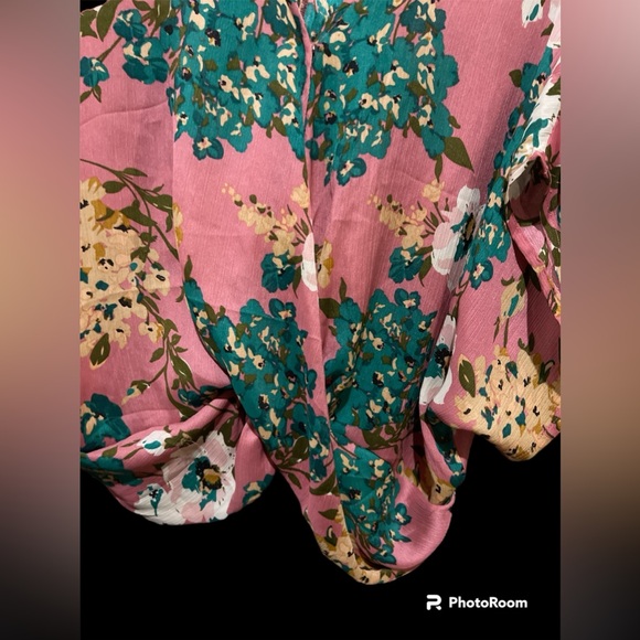 Umgee size small and large wrap knotted front kimono sleeve blouse preloved - Picture 5 of 13